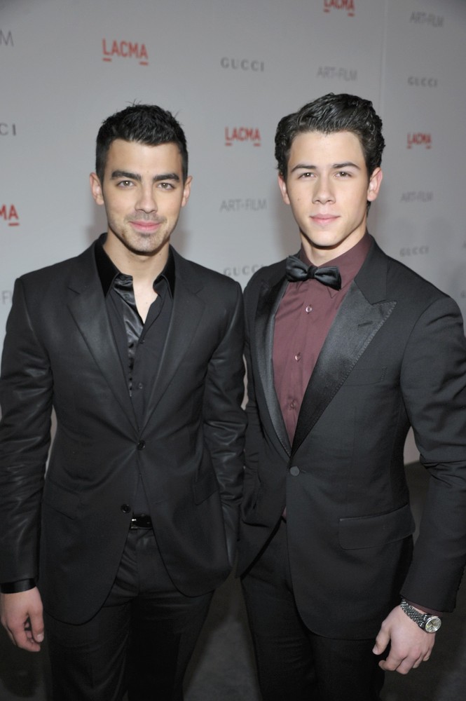 The Jonas Brothers' VMA Performance Video Of 'Sucker' Is Beyond Iconic