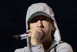 Ellen Degeneres Wears A Nicki Minaj Costume, Lena Dunham's Obsession