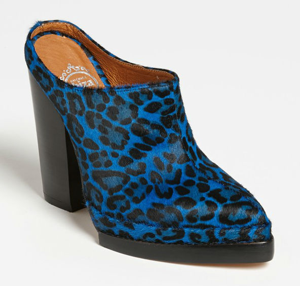 Mary-Kate Olsen and Ashley Olsen's Brand The Row Had No-Phones Policy