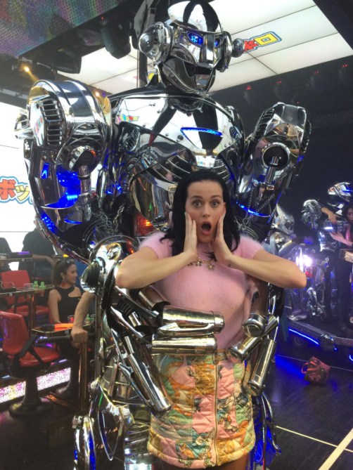 Katy Perry's Twitter photo from Tokyo Katy Perry's Twitter photo from Tokyo