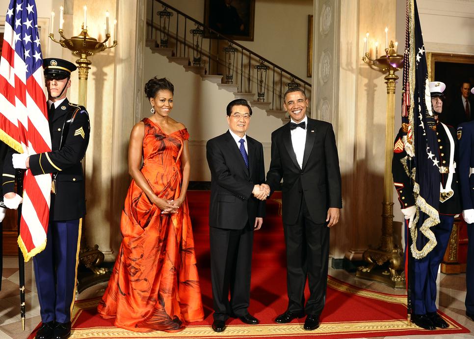 How Rosario Dawson Stays in Shape