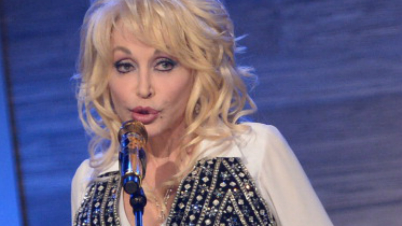 6 Quick and Easy Ways Refresh Your Look Work