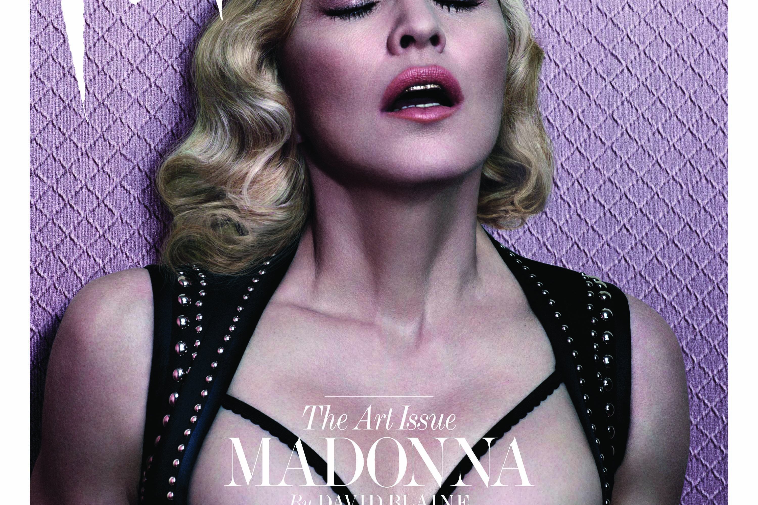 News: Reese Witherspoon Shares Her Beauty Mantra; Kim Kardashian's Makeup Secrets