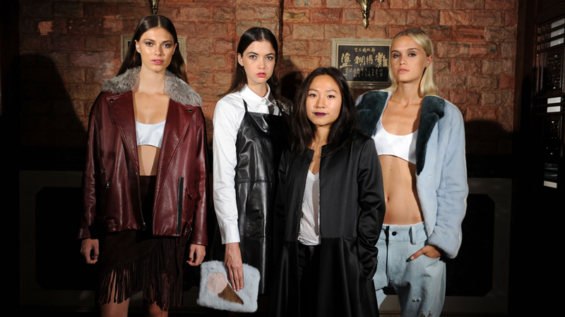 How Uma Thurman's 1995 Oscar Dress Changed the Red Carpet Forever