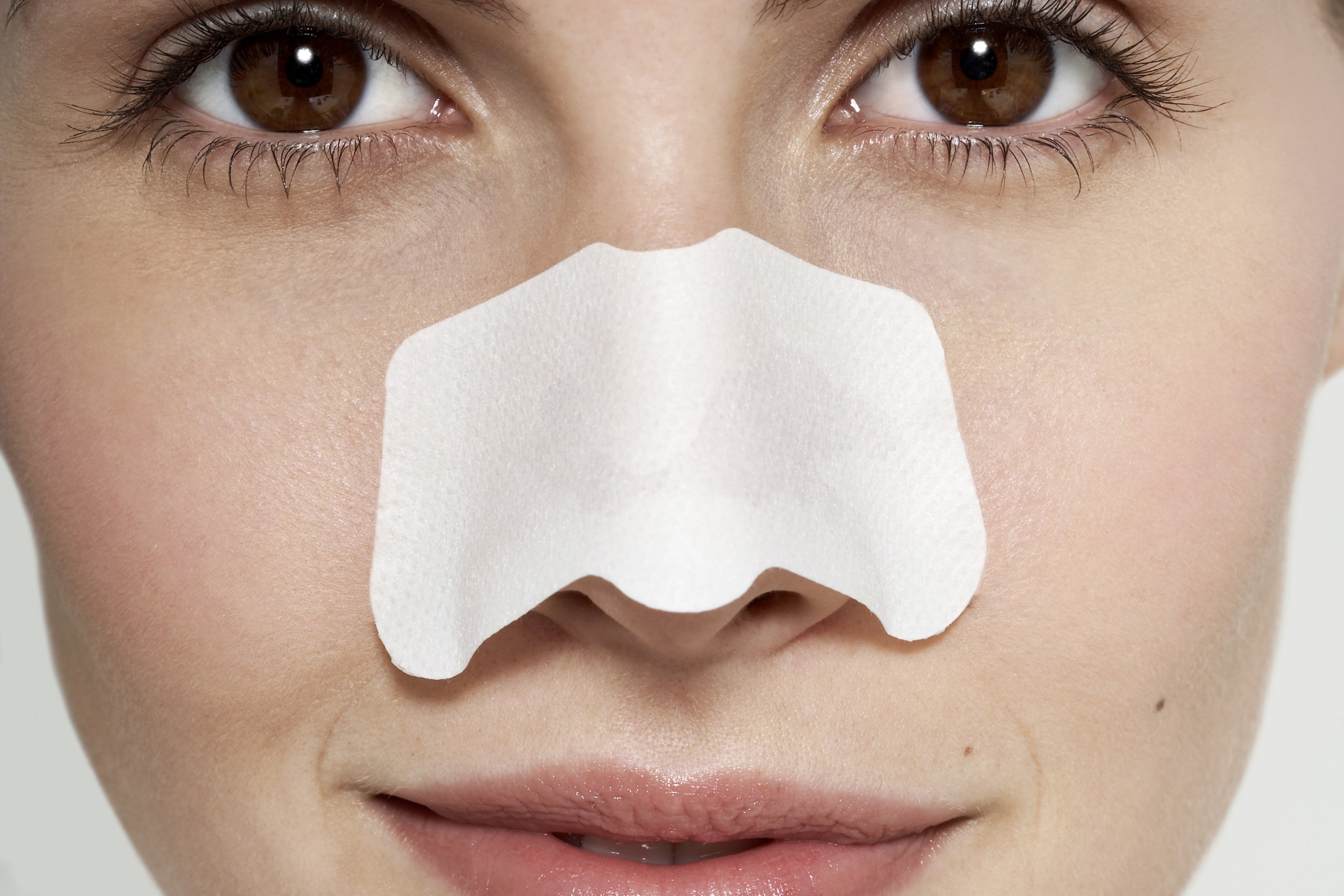 The Difference Between Whiteheads and Blackheads