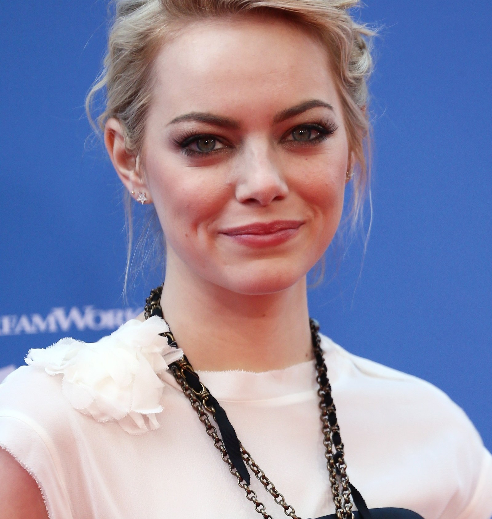 How Get Emma Stone's Smokey Eye Makeup Daytime