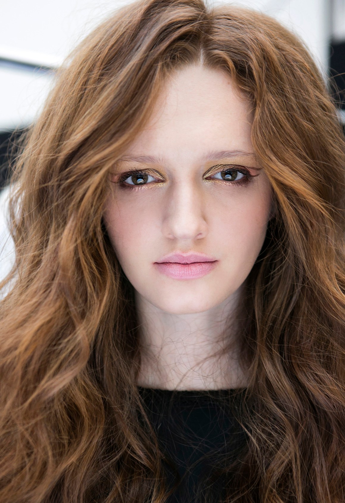 Ask an Expert: How Do I Nourish My Frizzy Hair?