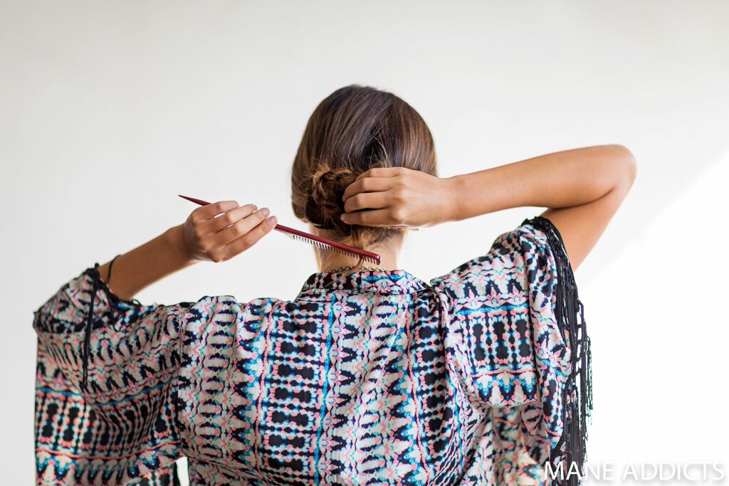 mane addicts rope tie chignon step 7