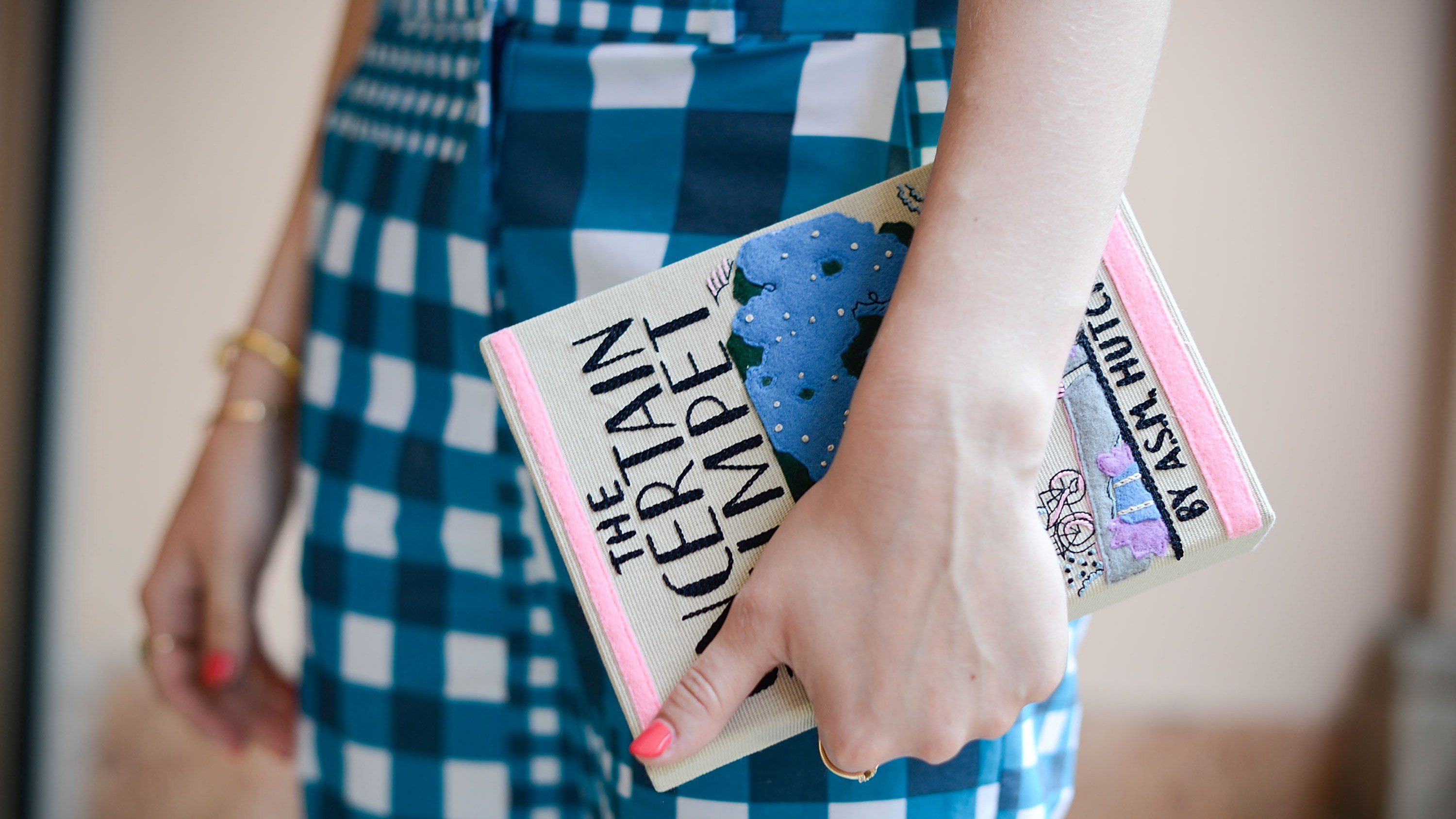 Who to Follow on GoodReads: 5 Accounts for Great Book Recommendations