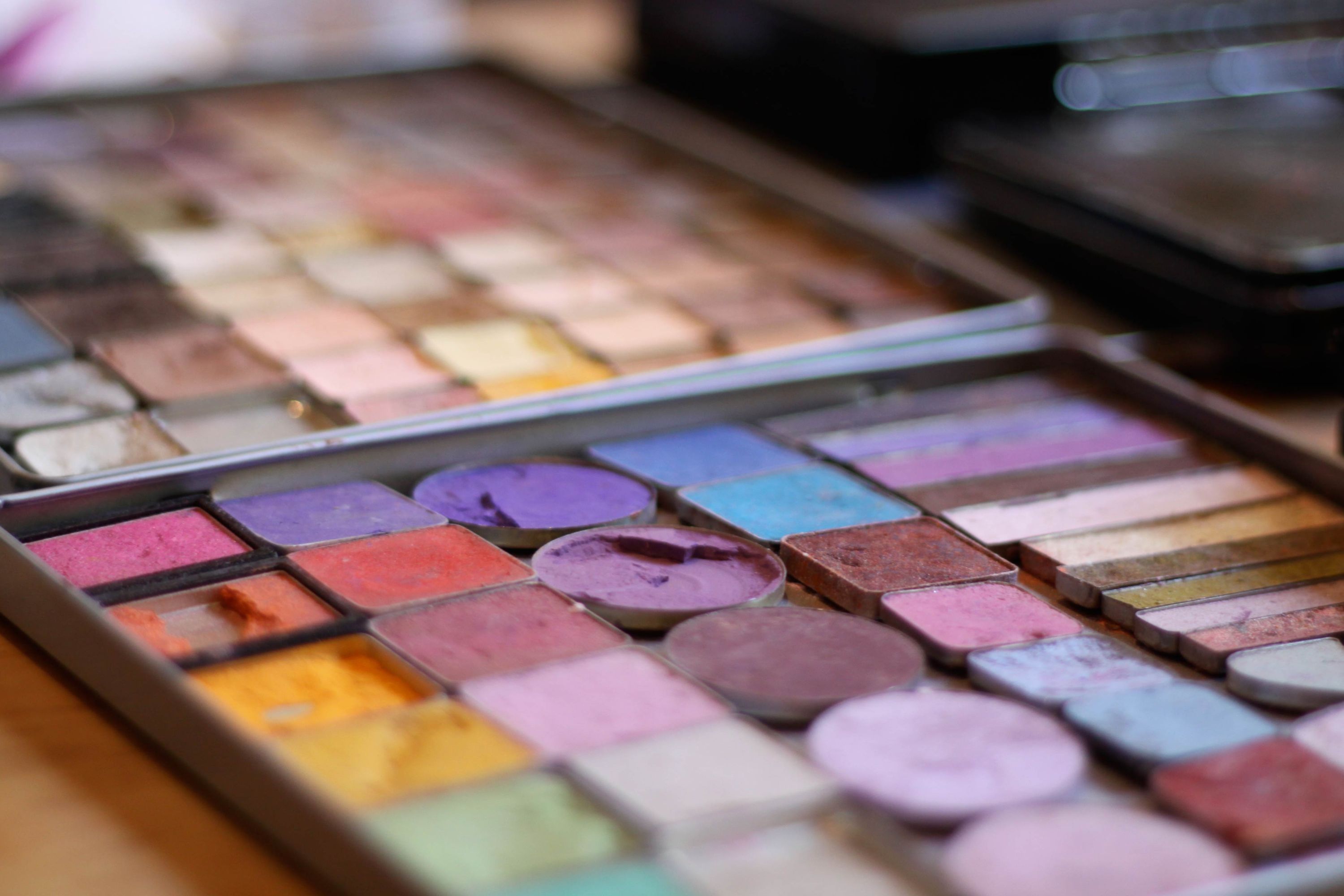 Taylor Swift falls off a treadmill for an Apple Music video.