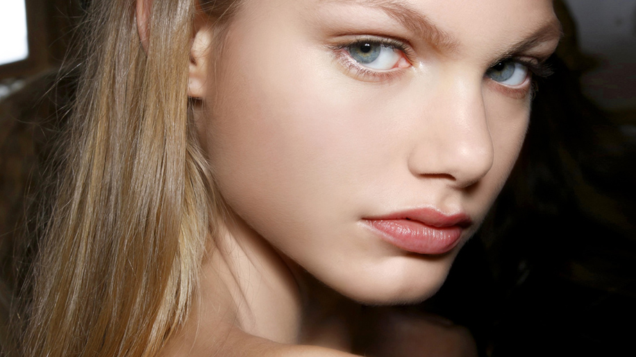 L'Oreal TXT IT Is the Under-$5 Texturizing Spray I Can't Live Without