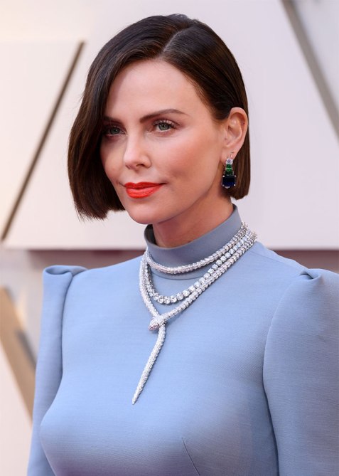 charlize-theron-oval-face-hairstyle