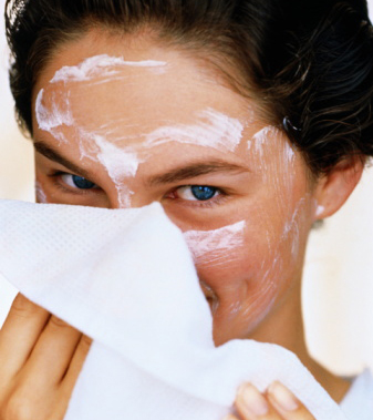 10 Beauty Habits You Should Be Doing Every Night (And Aren't)