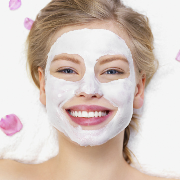 What Happened When I Started Using Honey to Wash My Face