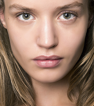 6 Face Mists to Revitalize Sad Winter Skin