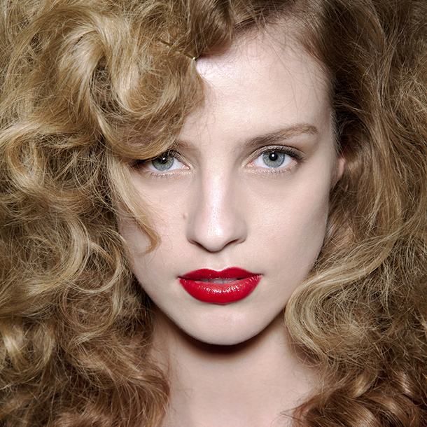 4 Must-Try Hair Serums for Frizzy Hair
