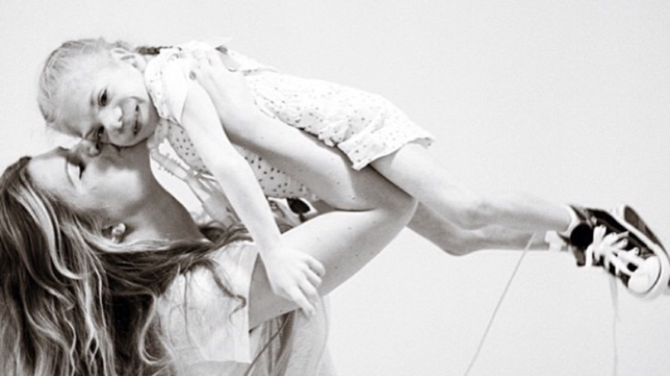 New Mom Chrissy Teigen Cooked Brunch in a Crop Top