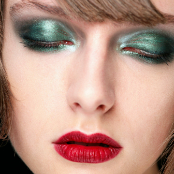 How to Wear Glitter Nail Polish Like a Damn Adult