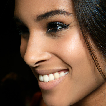 The Beginner's Guide to How to Apply Liquid Eyeliner