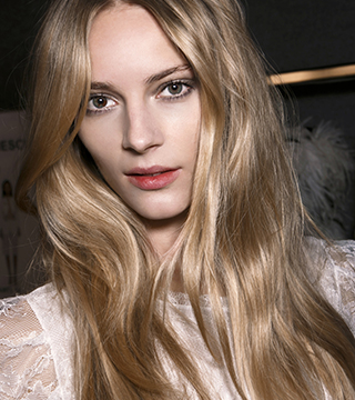 How R+Co Trophy Spray Gives Me Perfect Hair