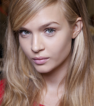 How Hide All Evidence of Sweaty Summer Skin