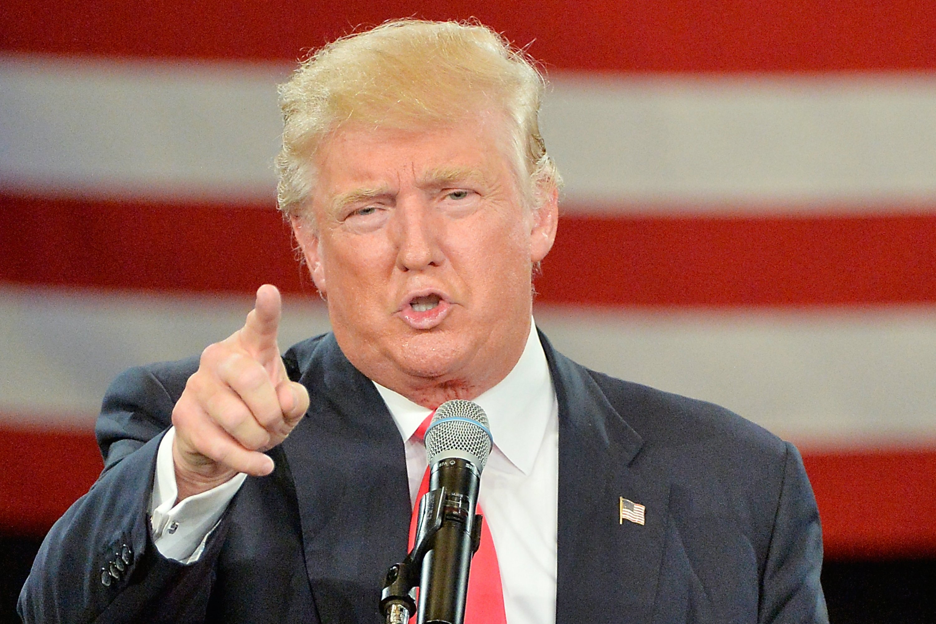 Hillary Clinton Poses With Justin Timberlake Jessica Biel in Photo Booth