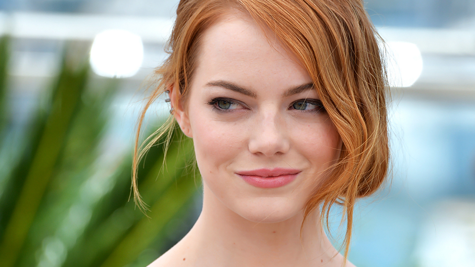 Emma Stone Debuts Platinum Blonde Extensions Hair