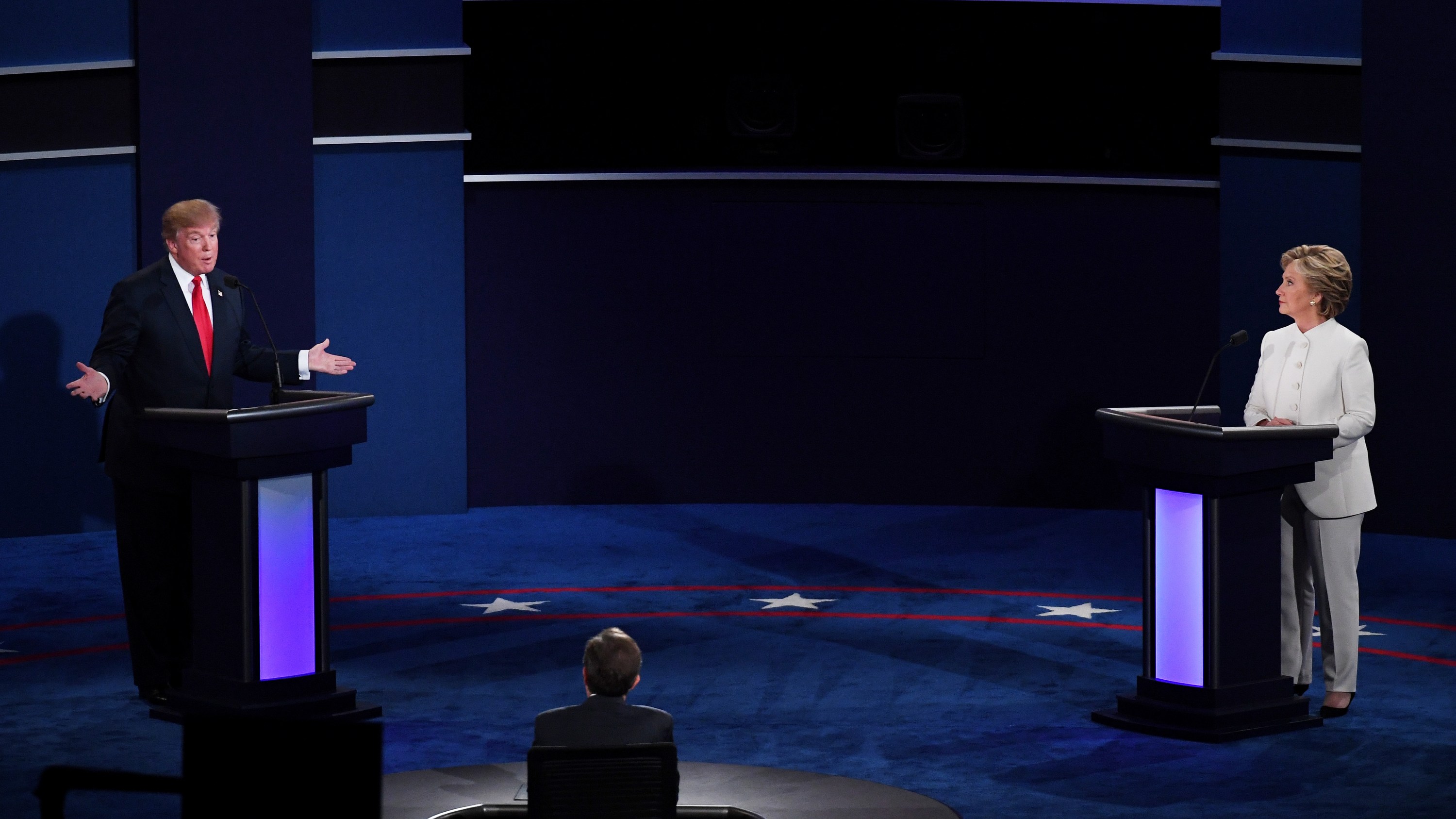 Amazing and Amusing Celebrity Tweets About Tonight's Debate