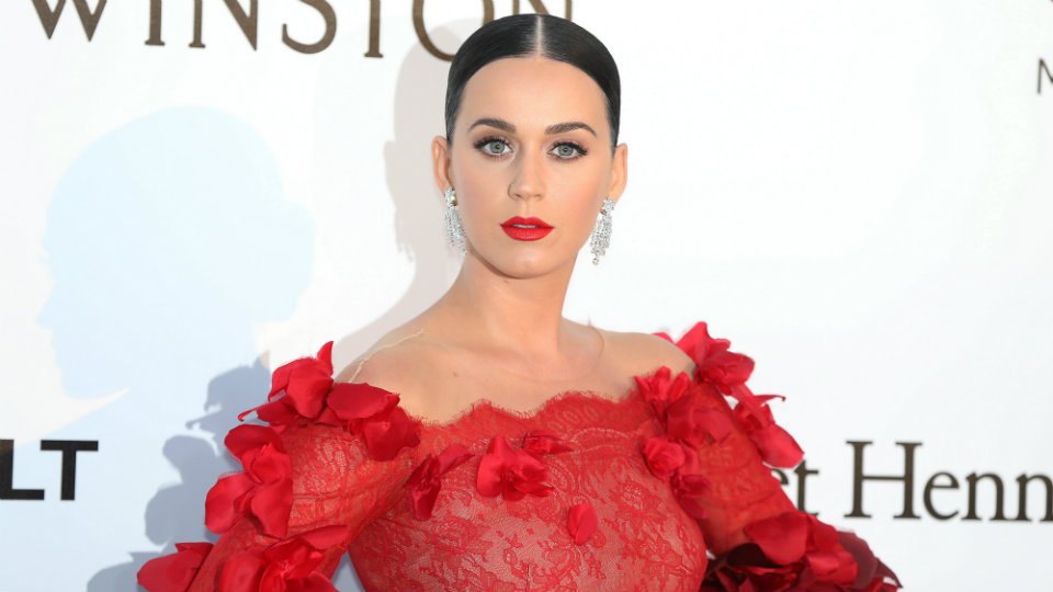 katy-perry-blonde