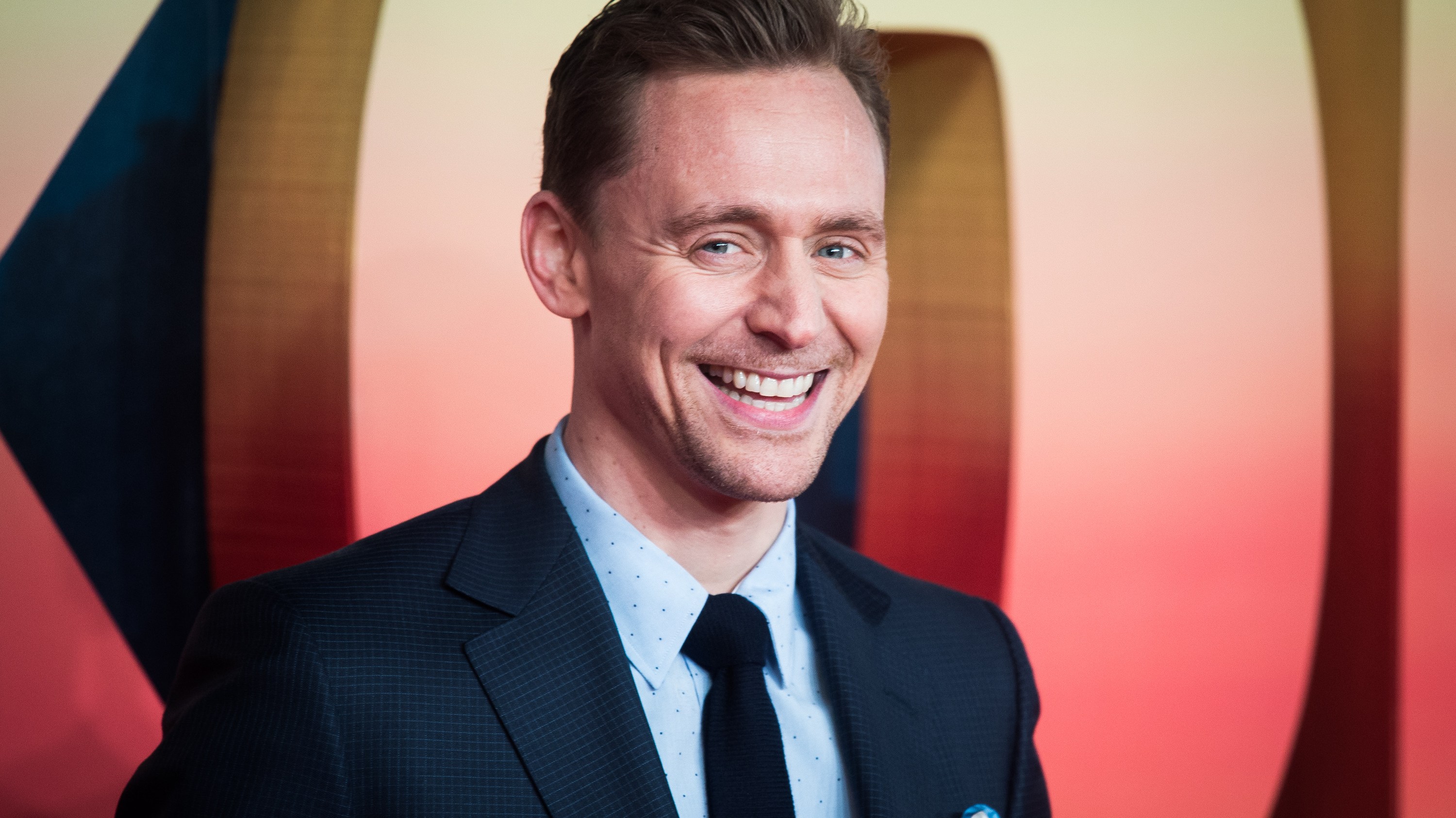 Tom Hiddleston Gets Awkward about Taylor Swift