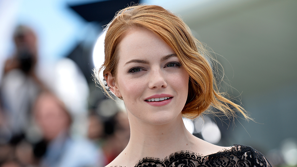 Emma Stone Debuts Platinum Blonde Extensions Hair