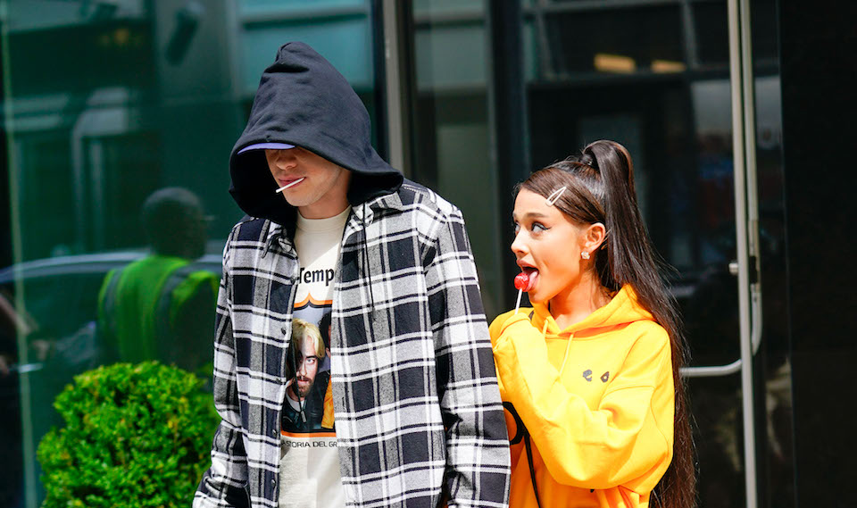 It's 2018, and Ariana Grande Is Still Lampshading