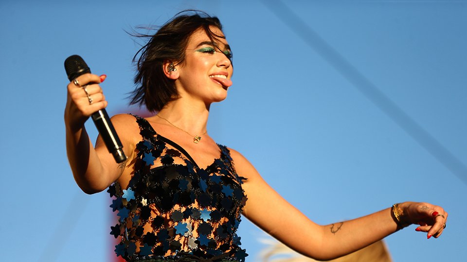 How Kerry Washington Styled a Millennial Pink Trench