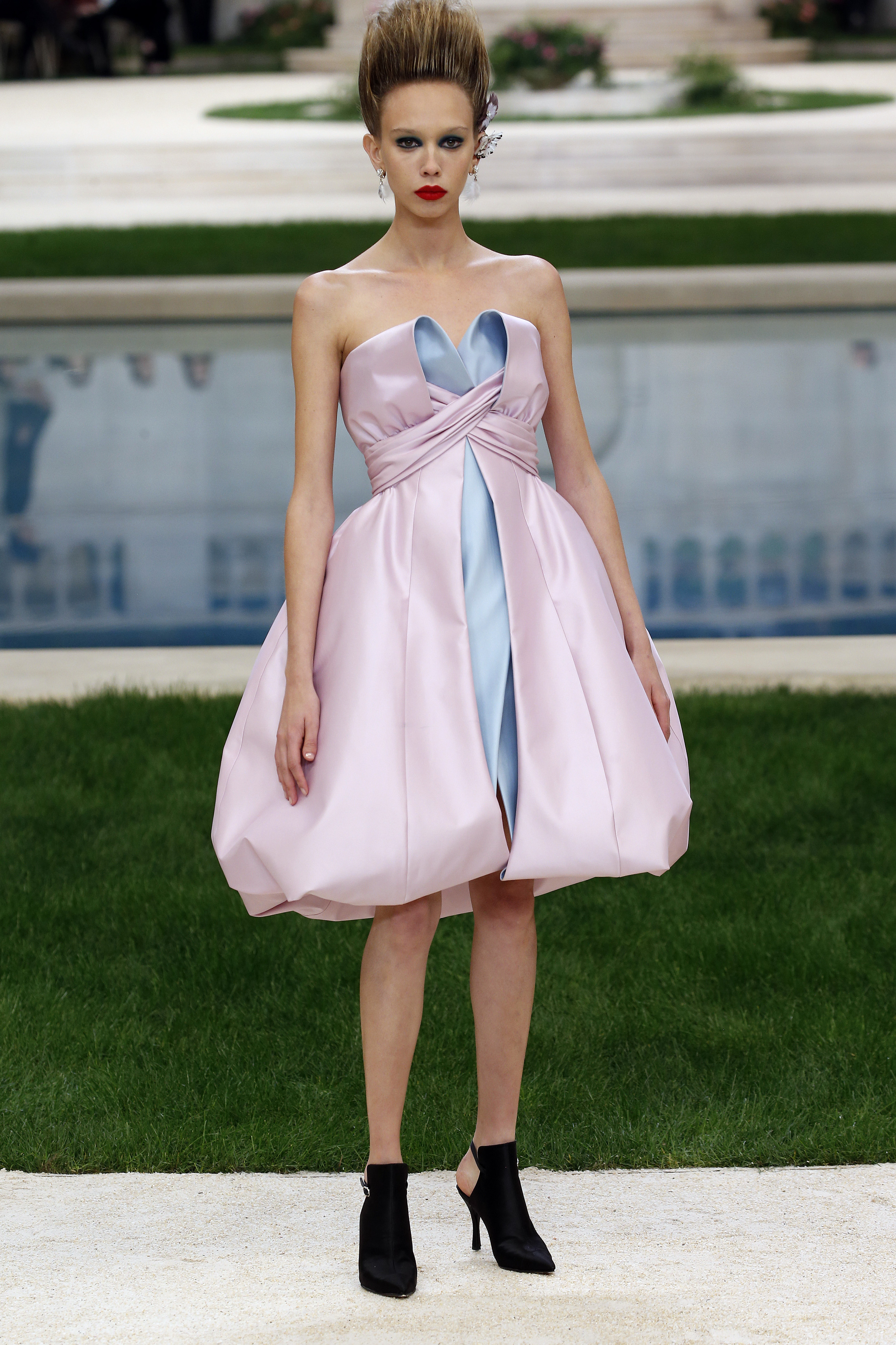 STYLECASTER | 43 Gorgeous, Must-See Dresses from Paris Couture Fashion Week 2019