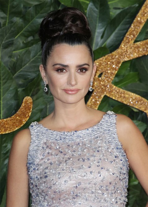 round-face-hairstyle-penelope-cruz