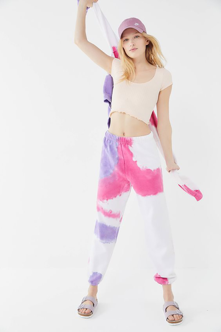 STYLECASTER | Spring Pants Are Here to Make Your Life Cuter and More Comfortable