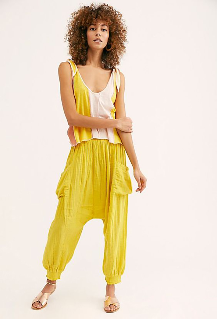 STYLECASTER | Spring Pants Are Here to Make Your Life Cuter and More Comfortable