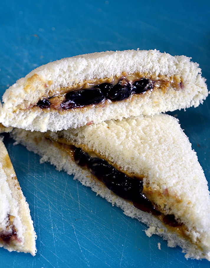 STYLECASTER | 17 Make-Ahead Freezer Breakfasts for Busy Mornings | DIY Uncrustables