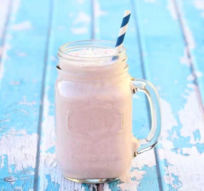 STYLECASTER | 17 High-Protein Smoothies with 5 Ingredients or Less | Strawberry Coconut Protein Shake