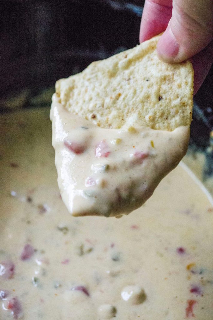 STYLECASTER | 17 Slow-Cooker Queso Dips So Sexy, I Could Cry | Queso Blanco