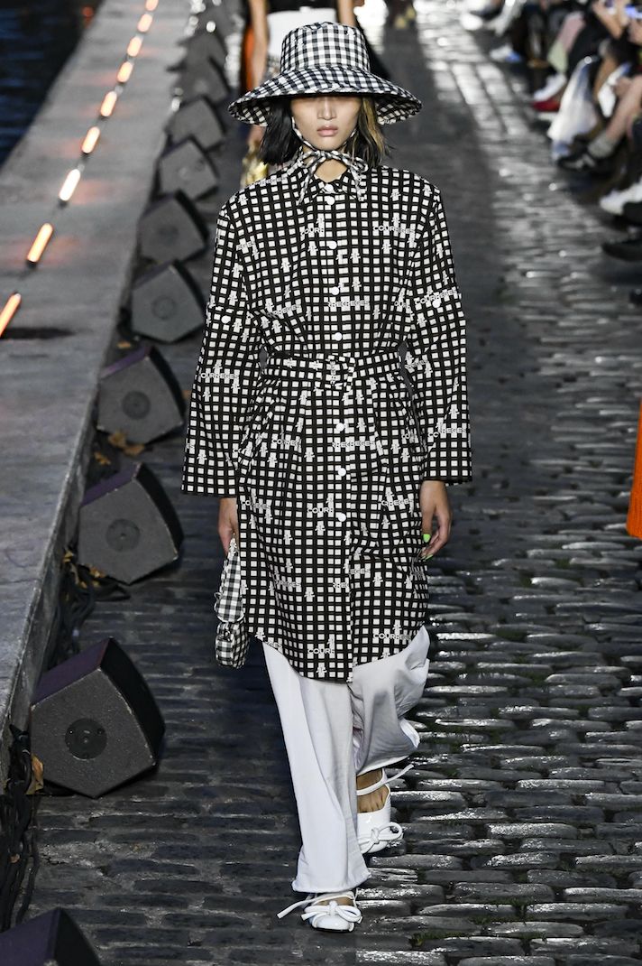 STYLECASTER | Paris Fashion Week Runways