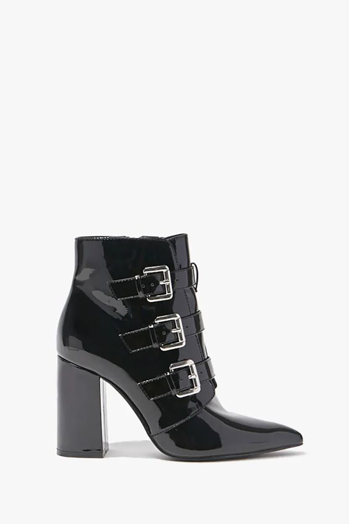 STYLECASTER | 11 Budget-Friendly Winter Outfits That Are Equal Parts Cute and Cozy