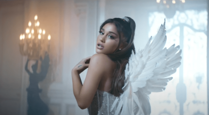 STYLECASTER | Ariana Grande Best Looks