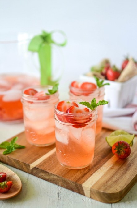 STYLECASTER | creative cocktail recipes | strawberry mojito