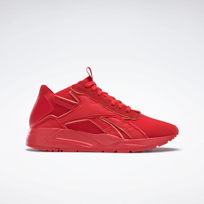 STYLECASTER | Victoria Beckham Reebok Collection