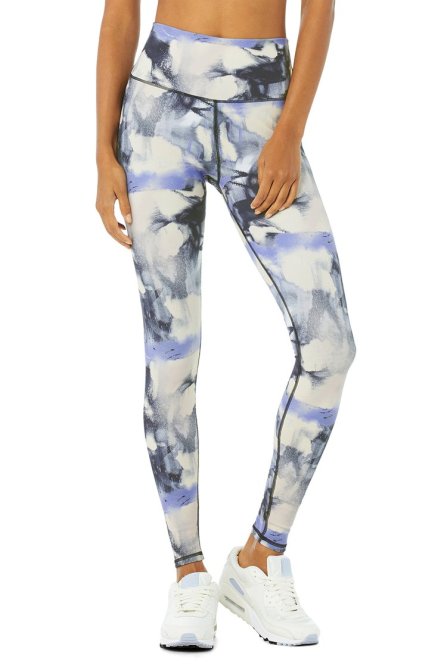 STYLECASTER | Jennifer Lopez's Printed Leggings