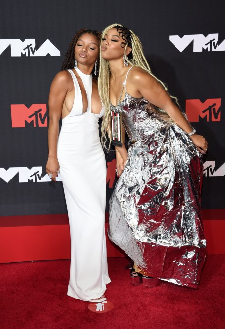 STYLECASTER | VMAs Red Carpet 2021