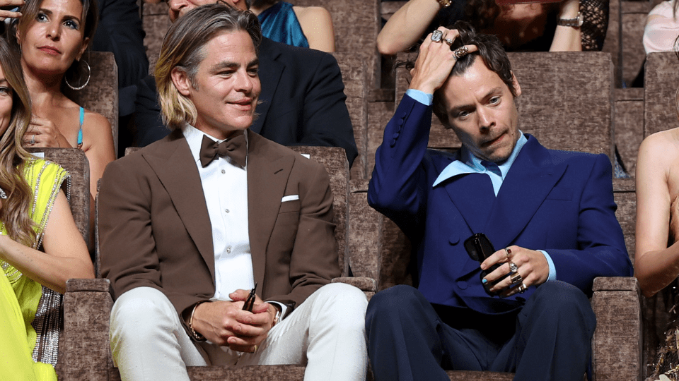 harry-styles-chris-pine-spit-2