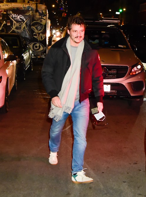 STYLECASTER | Pedro Pascal Fashion