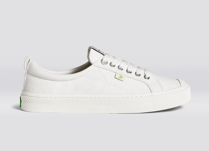 Cariuma OCA Low Sneaker